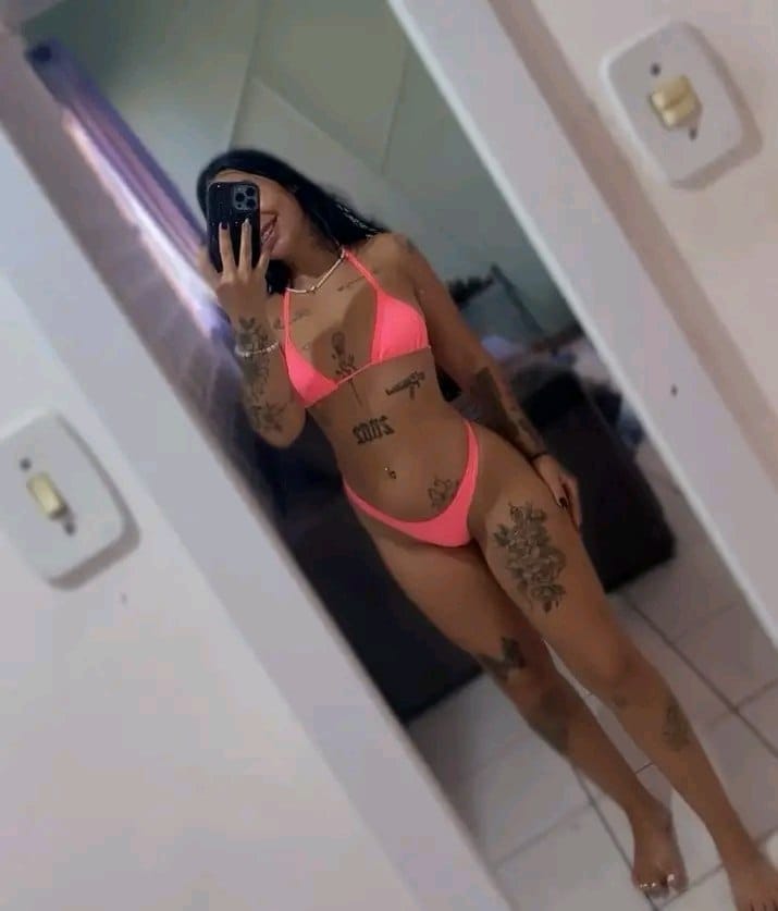 La flaquita más caliente y sexosa